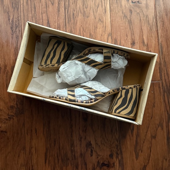 Free People Charlie-V Heel Tiger Print Tan and Black Heels - Picture 2 of 8